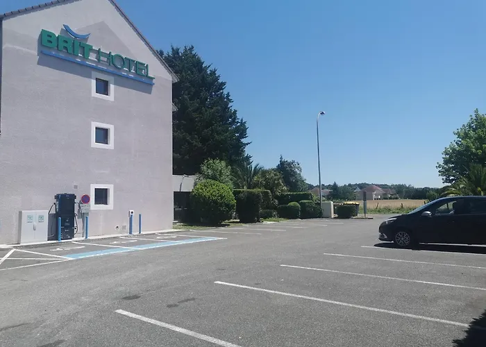 Brit Hotel Confort Pau Lons