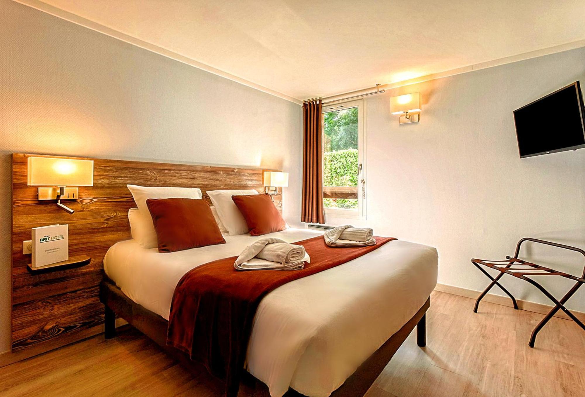 Hotel Brit Confort Pau Lons