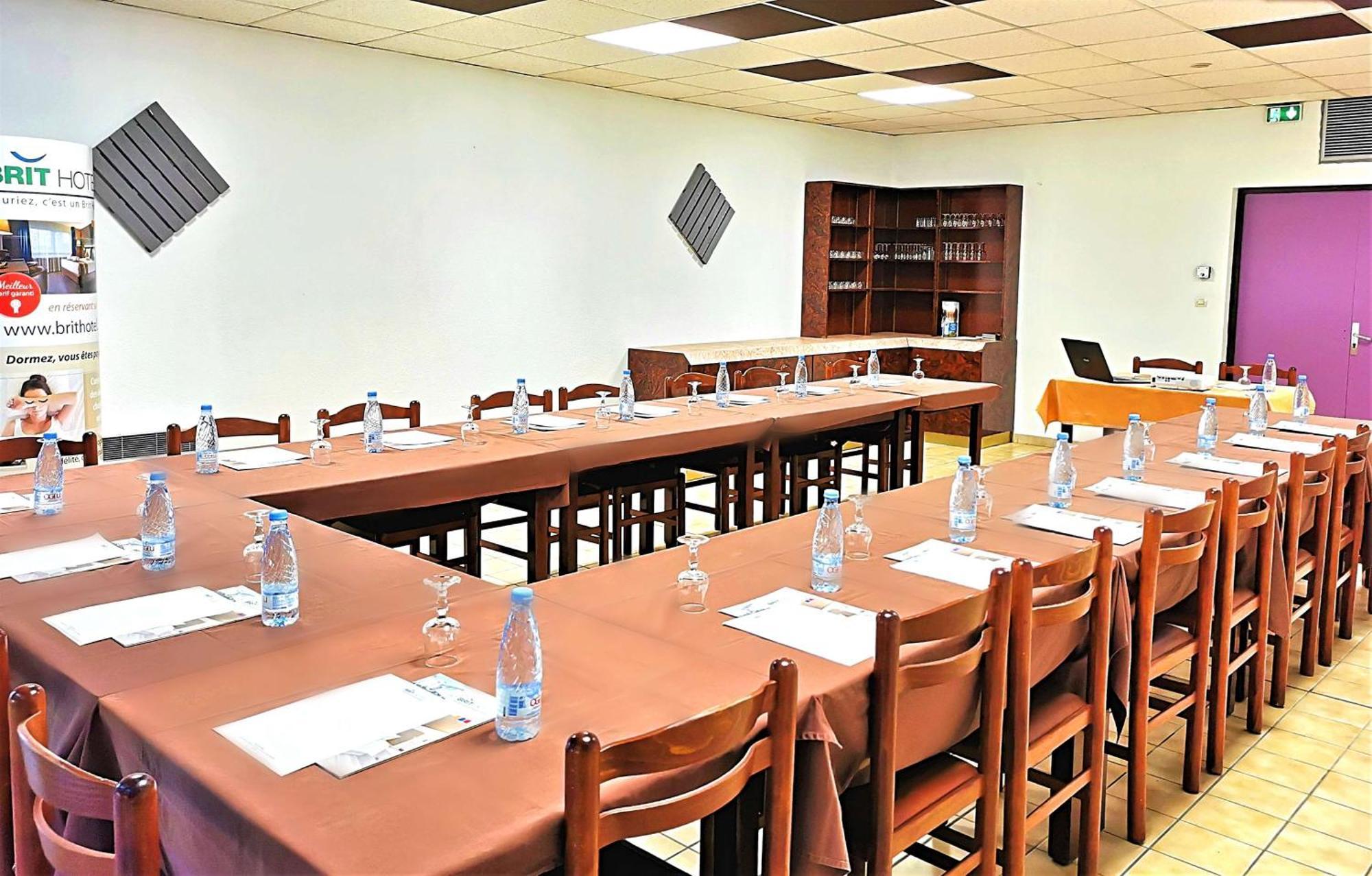 Hotel Brit Confort Pau Lons