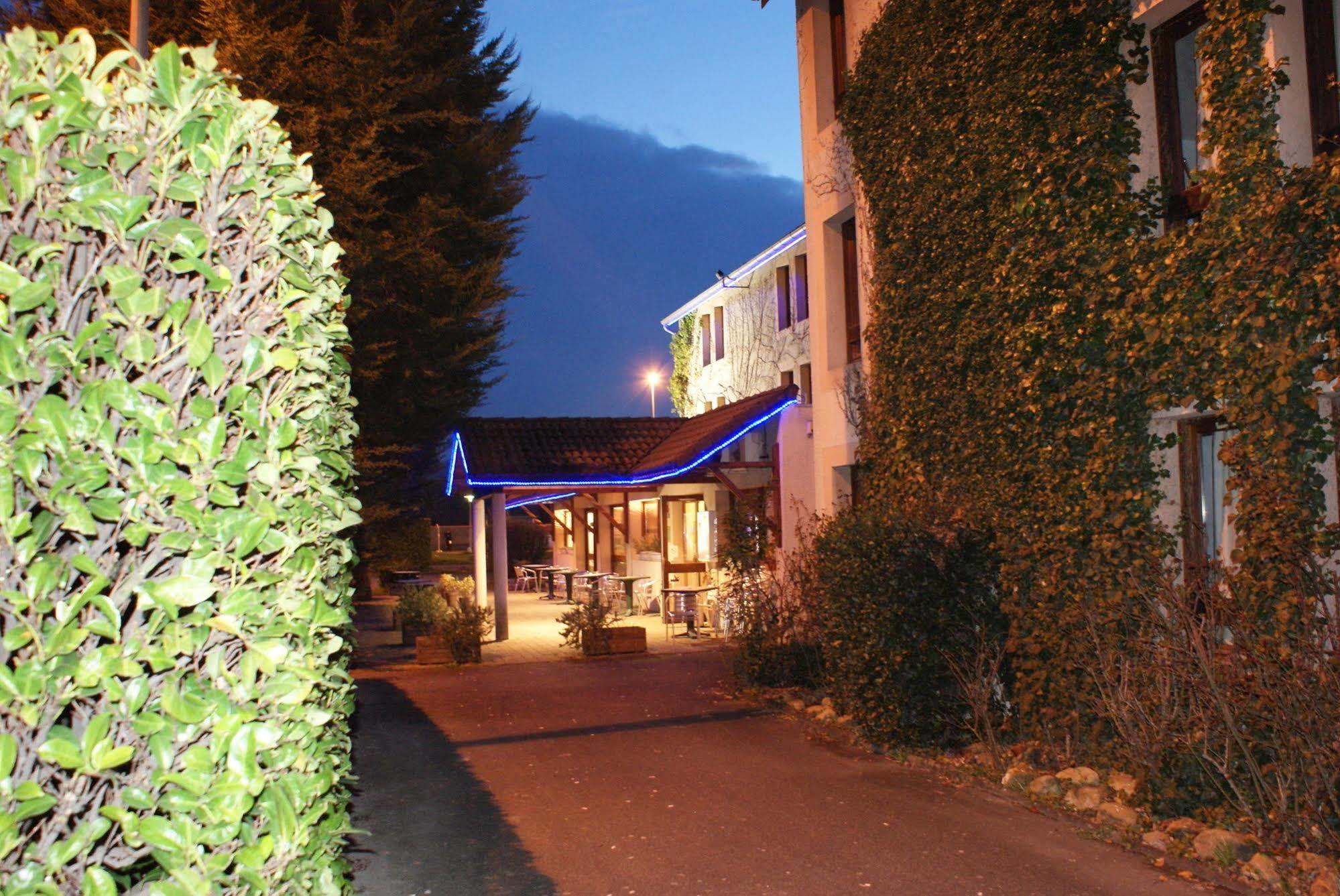 Hotel Brit Confort Pau 3*