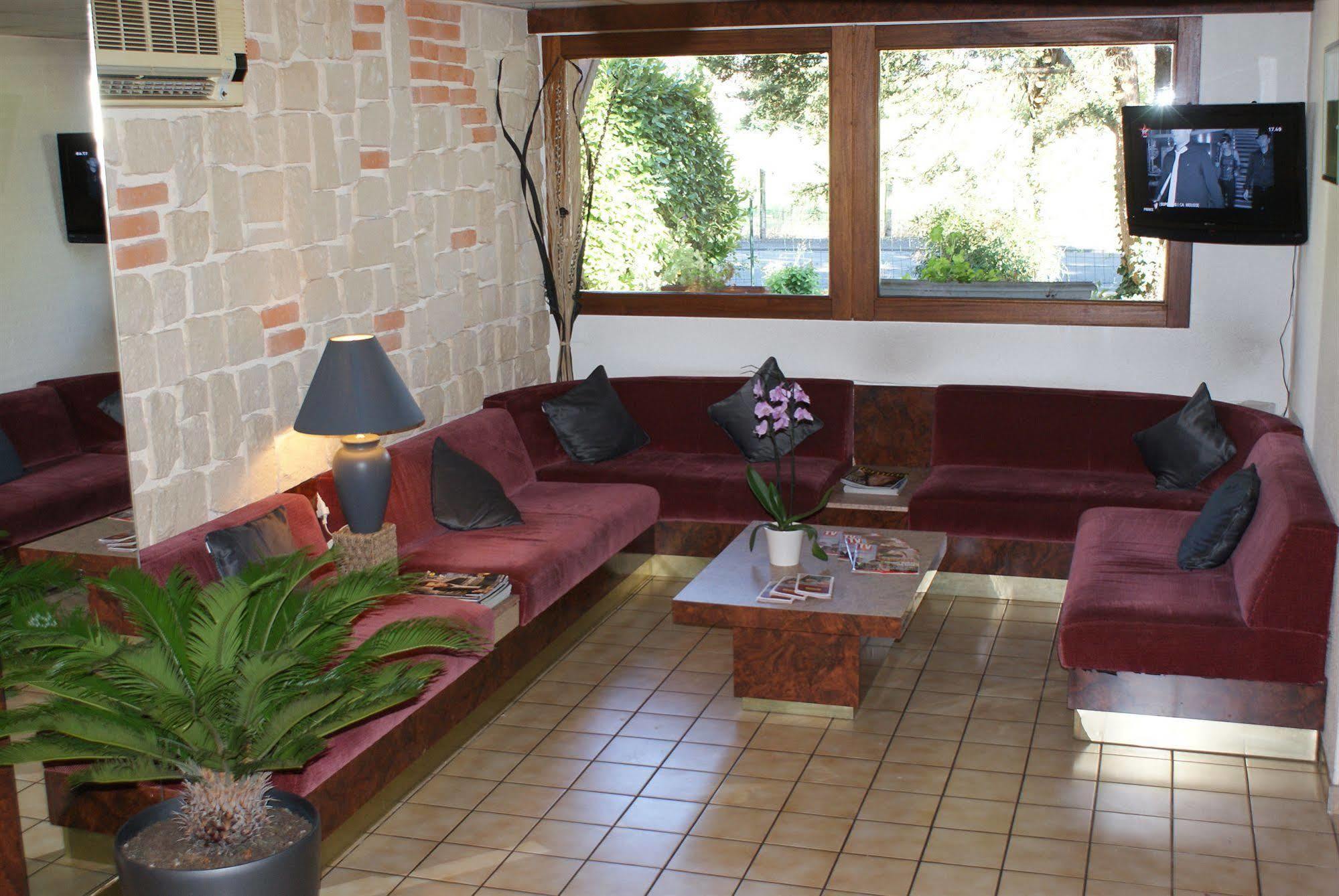 Hotel Brit Confort Pau Lons