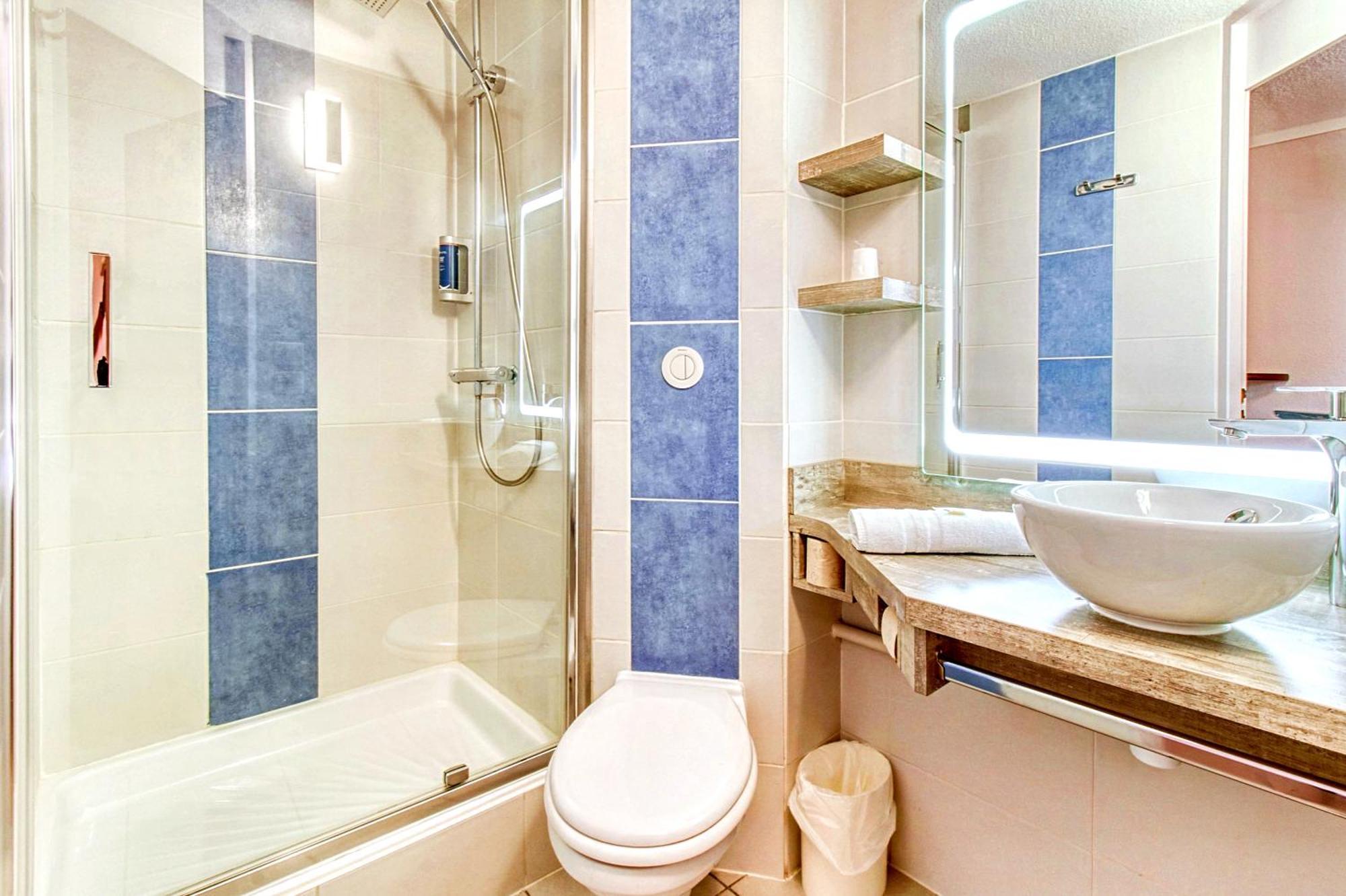 Brit Confort Pau Hotel 3*
